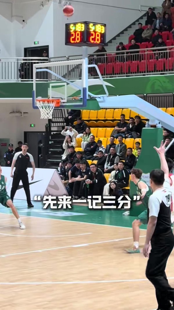 配资平台官方 李沂泽此前热身赛战斧隔扣+三分神准！网友惊呼库里+威少结合体！